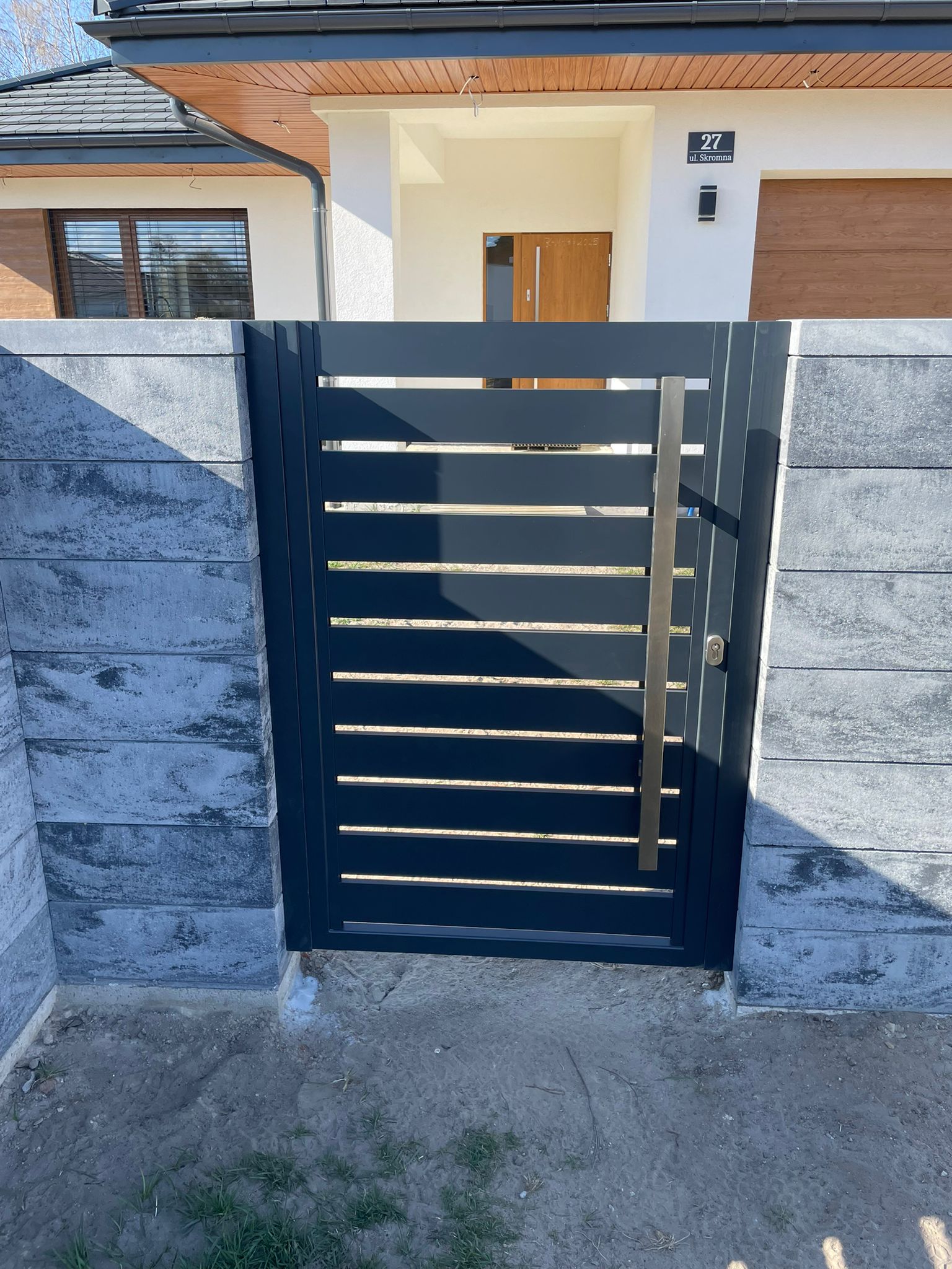 Brama przesuwna panelowa