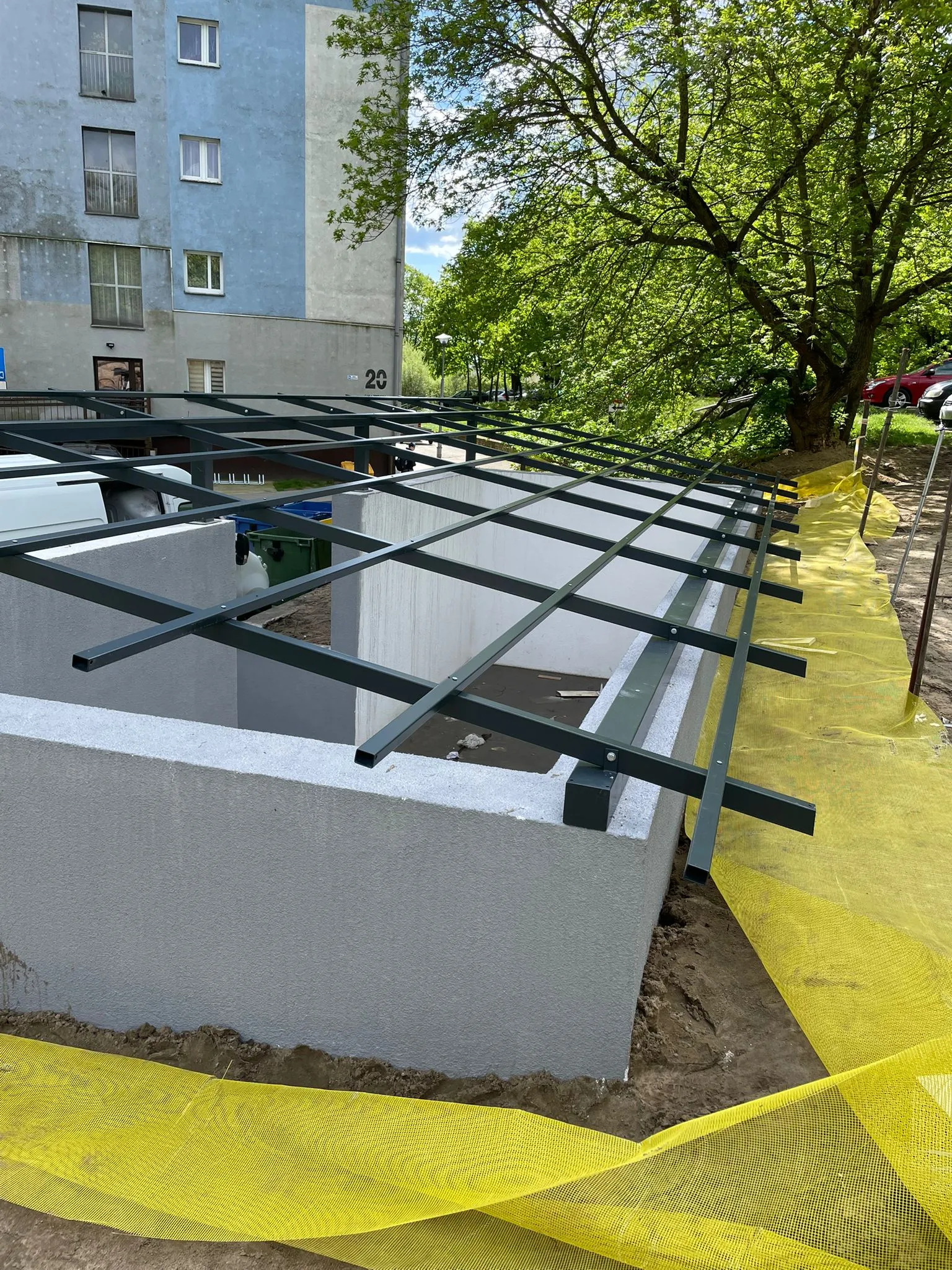 Konstrukcja stalowa wiata w trakcie budowy - realizacja woj. lubuskie | Stalowy Bechta