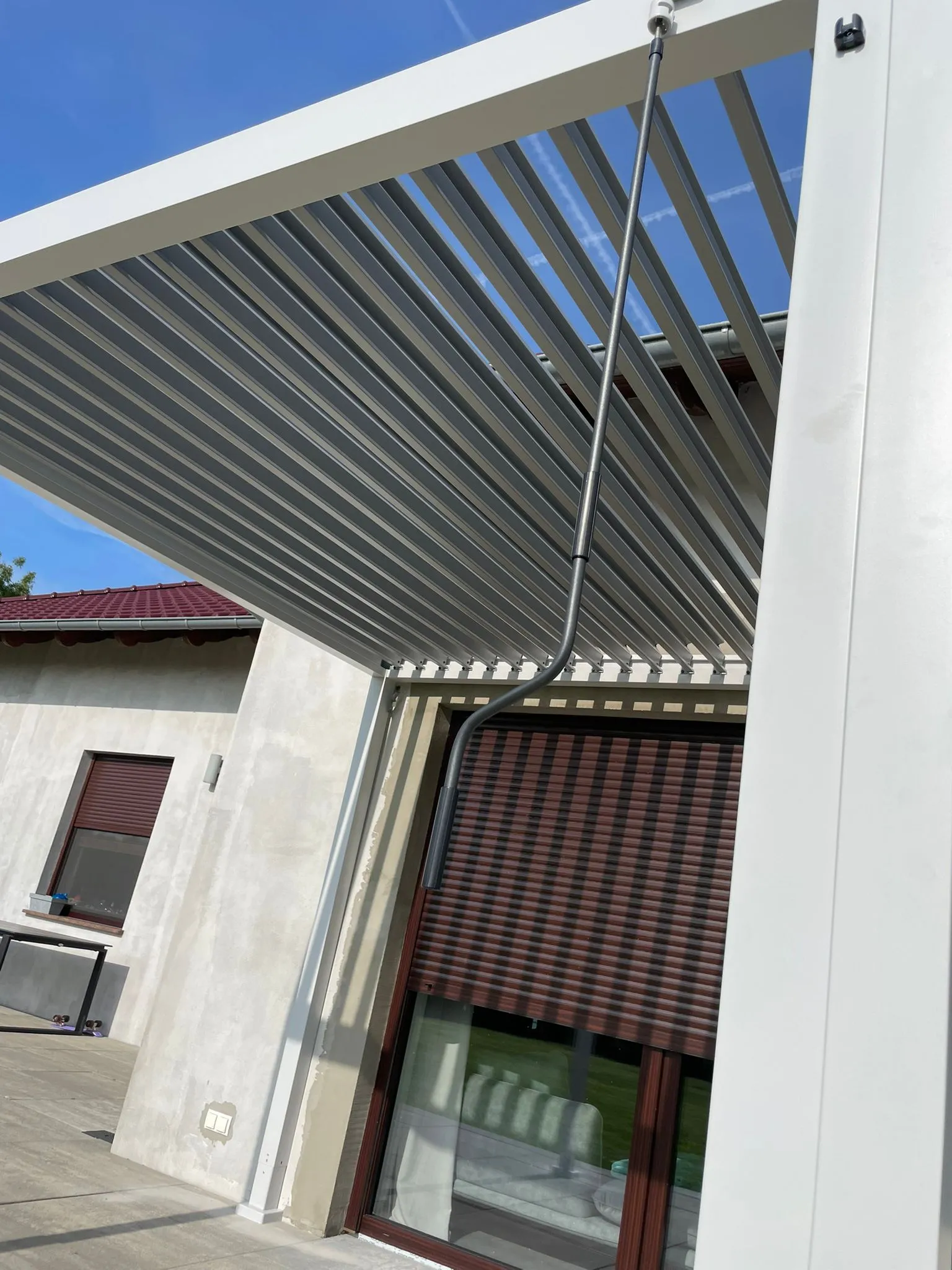 Pergola tarasowa stalowa biała detal konstrukcji - Stalowy Bechta Gorzów