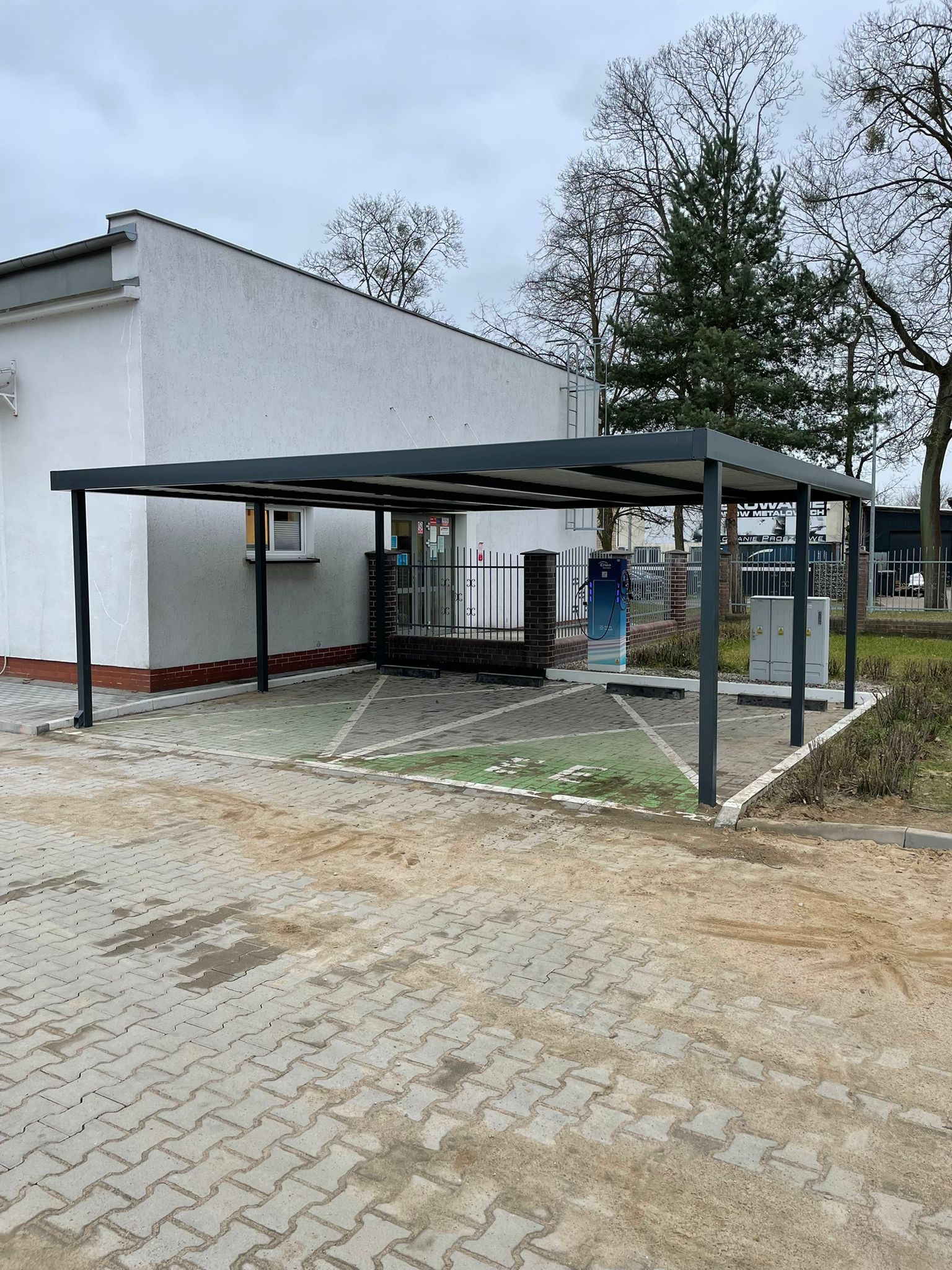 Carport stalowy EV widok